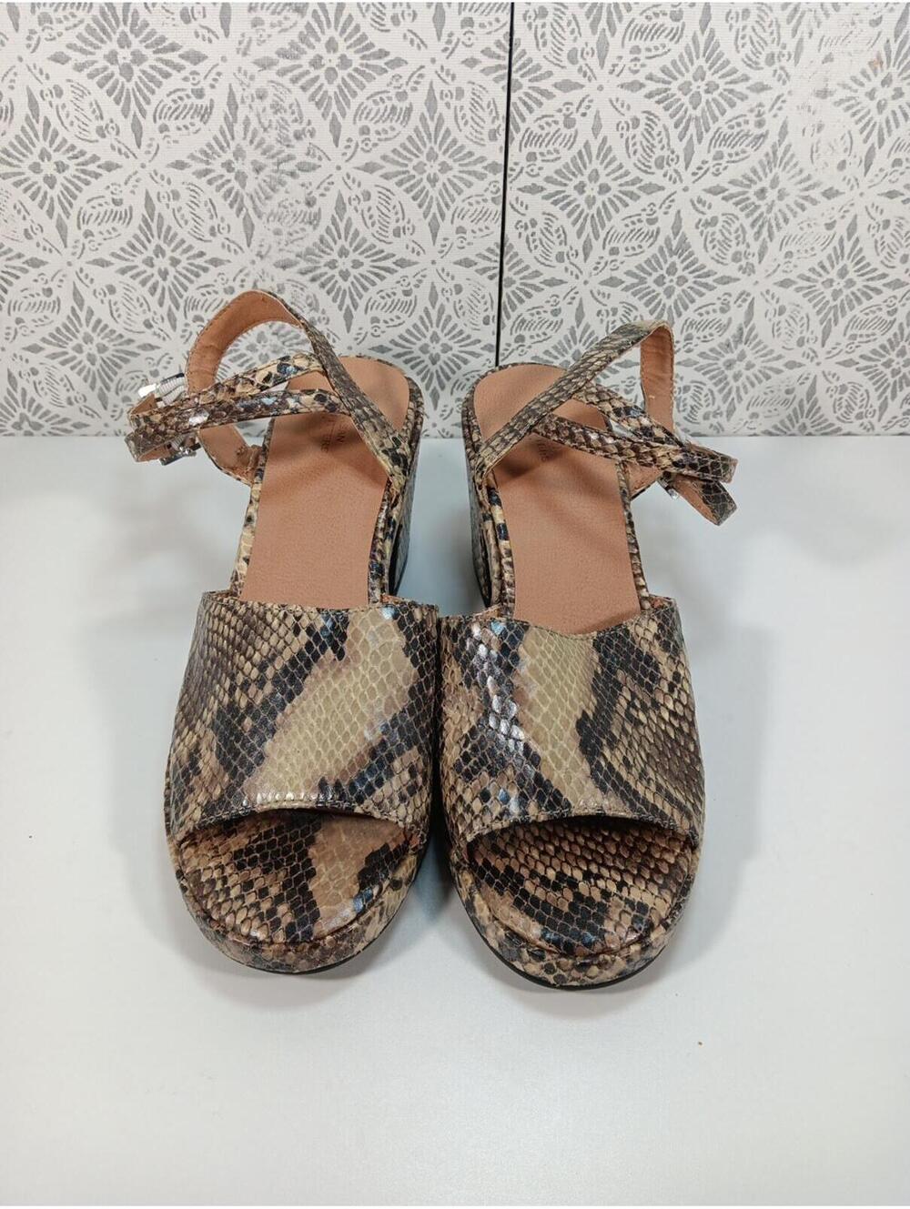 Urban Outfitters Faux Snakeskin Womens S9  Peeling Of Inner Lining. 3.5" Heel